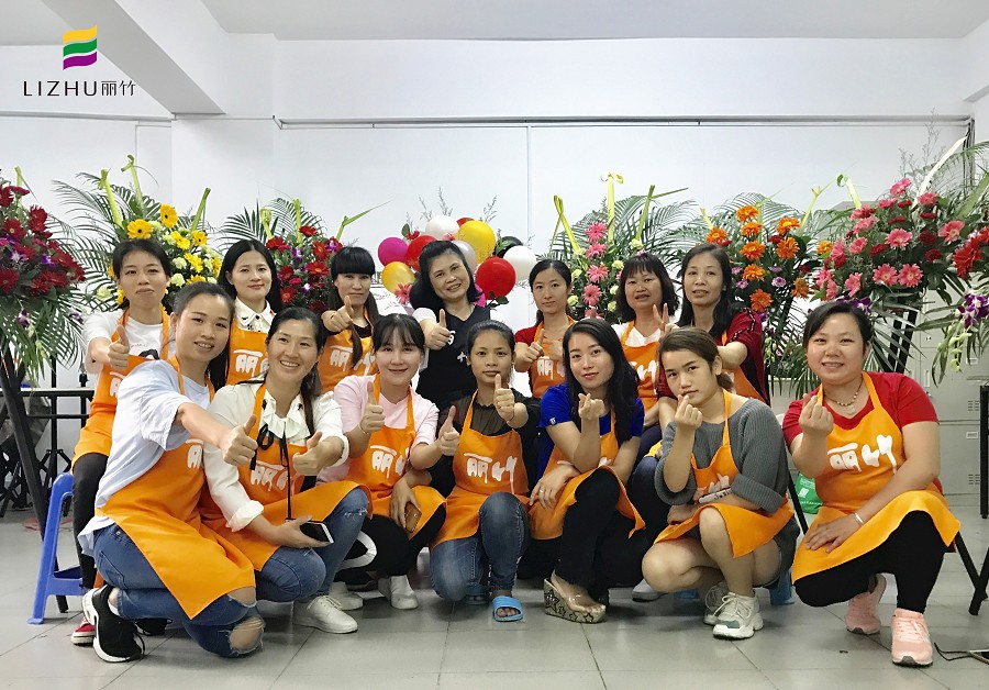 享受馥郁的午后時(shí)光