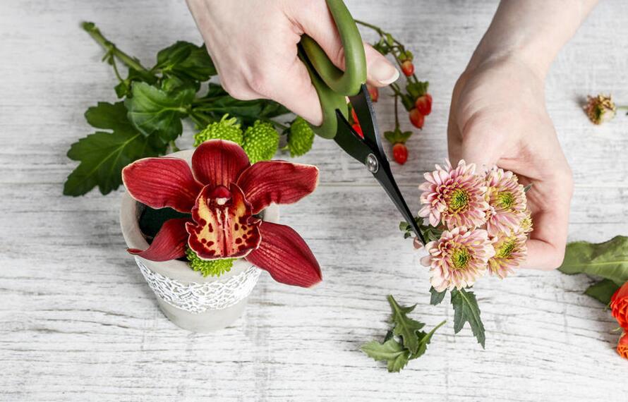 南寧花藝學(xué)校：背好這32個字教你學(xué)會插花技巧