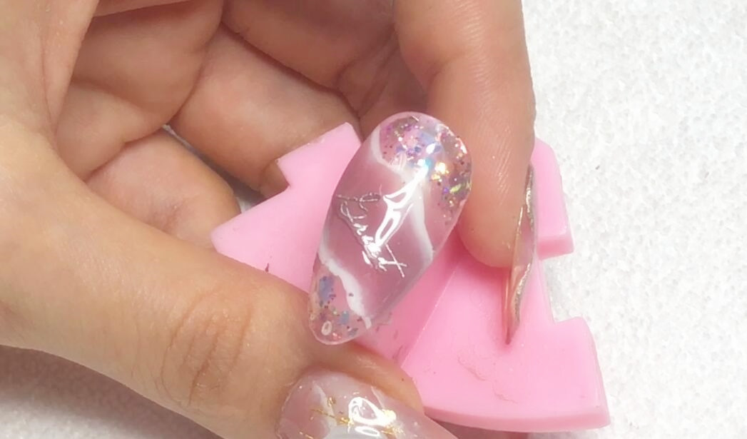 1586750792257760.jpg 20200325夢(mèng)幻夏天美甲.jpg