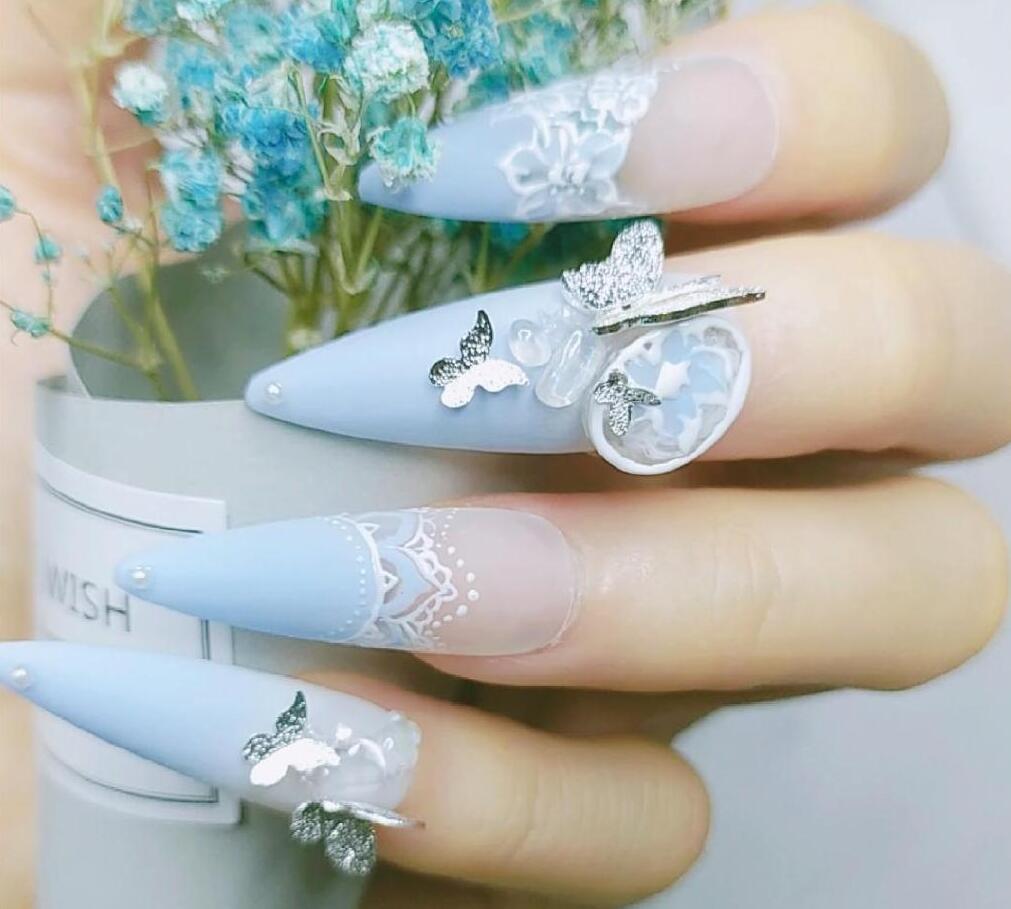 南寧美甲學(xué)校：蝶戀花美甲，讓你指尖生花