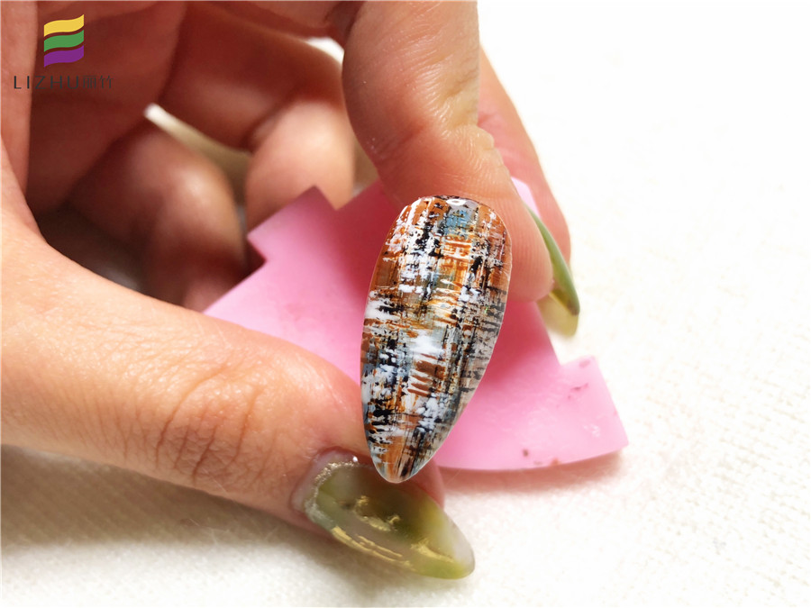 1588039627395678.jpg 20200403簡(jiǎn)易毛呢美甲.jpg