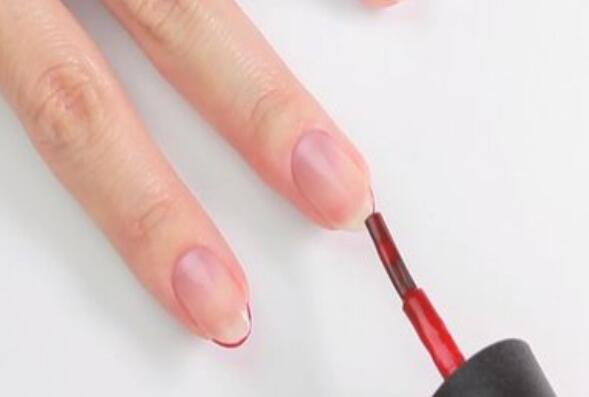 南寧美甲學校：如何正確包邊的美甲教程