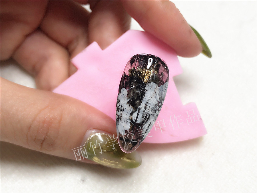 1592291612684221.jpg 20200402暗黑系花卉美甲.jpg