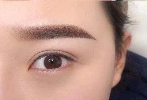 南寧紋繡學(xué)校：紋繡后的7天保養(yǎng)技巧