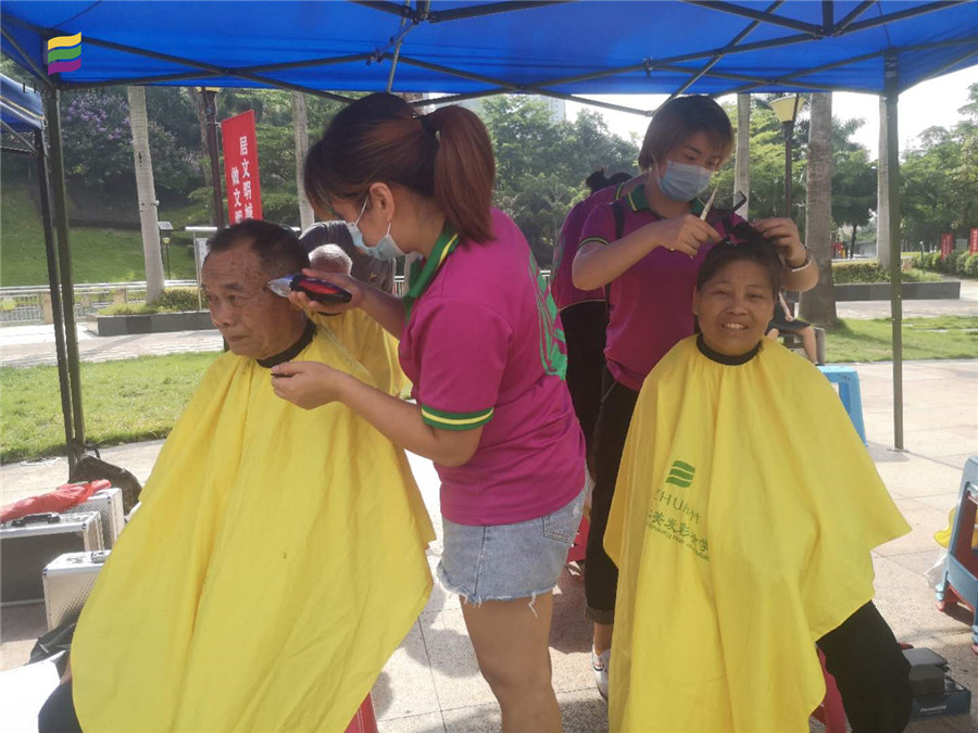 1598684951889355.jpg 仙湖開發(fā)區(qū)天池山廣場(chǎng).jpg