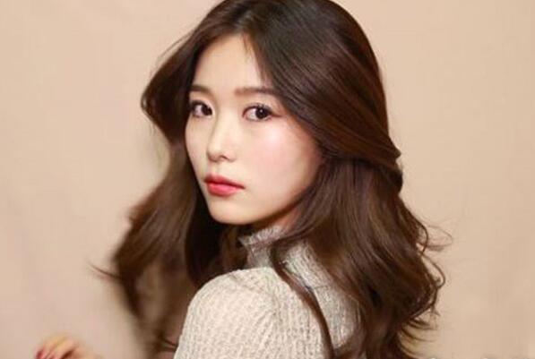 南寧美發(fā)學(xué)校：熱燙頭發(fā)不卷？