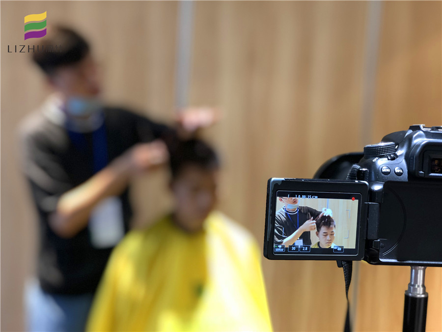 廣西美發(fā)學校：側分剪裁美發(fā)課程