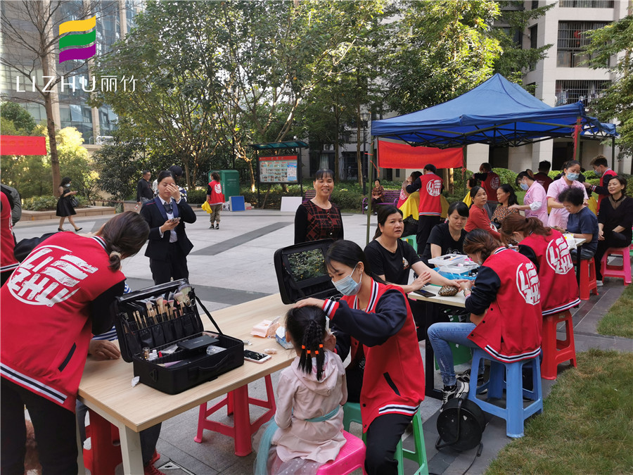 快來(lái)?。∶赓M(fèi)做美容美發(fā)美甲化妝