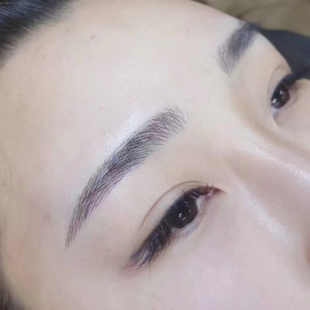 南寧紋繡學(xué)校：如何紋出個(gè)性眉型