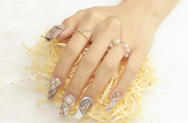 格紋美甲，麗竹學(xué)校美甲班作品分享