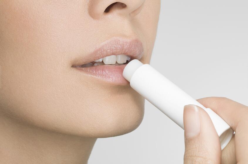 廣西美容培訓(xùn)：冬季唇部保養(yǎng)秘笈