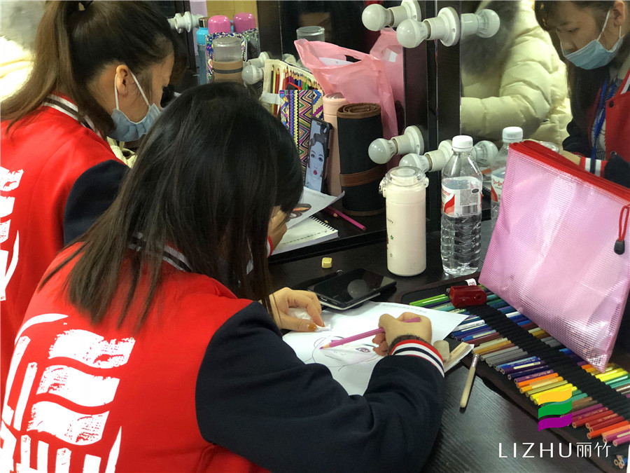 南寧化妝學校：化妝基礎“美人圖”