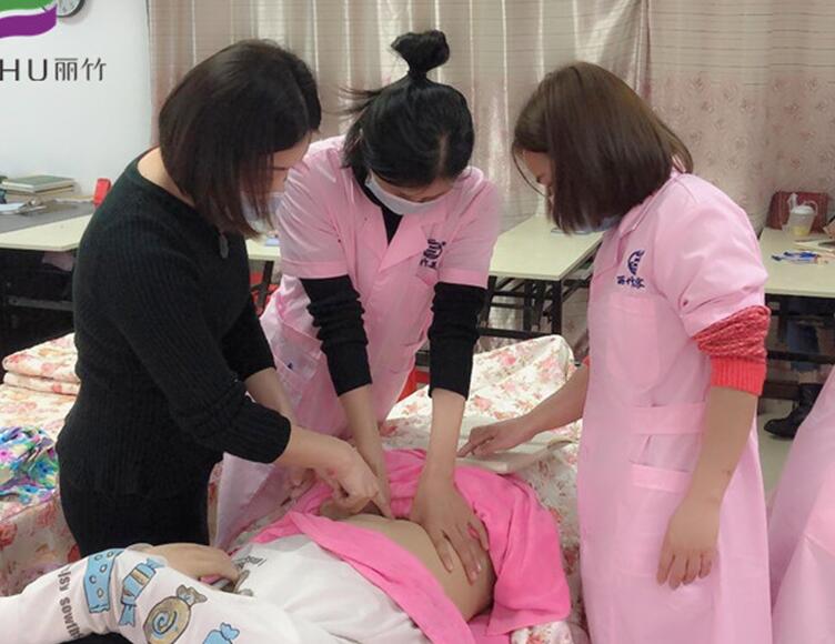 南寧美容培訓(xùn)哪家?guī)熧Y強(qiáng)？快來看看學(xué)員上課花絮吧