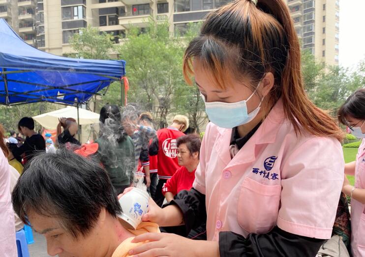 南寧專業(yè)美容學(xué)校學(xué)子感言：也許這就是所謂的“美容專業(yè)”