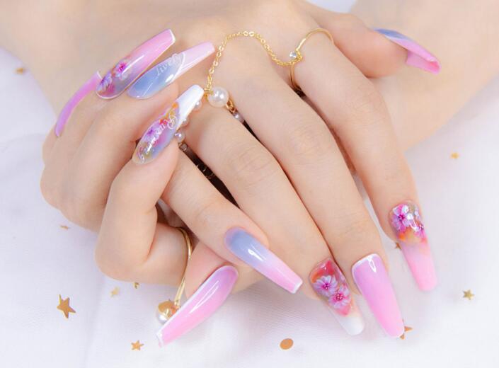 小雛菊美甲，南寧美甲學(xué)校排行榜推薦