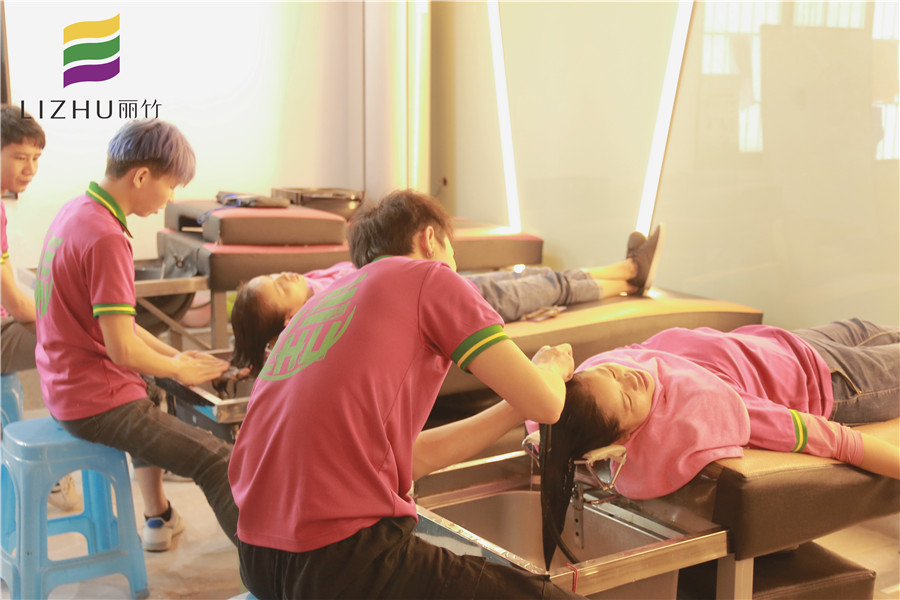 南寧哪里可以學美發(fā)？看看麗竹學校洗護就知道