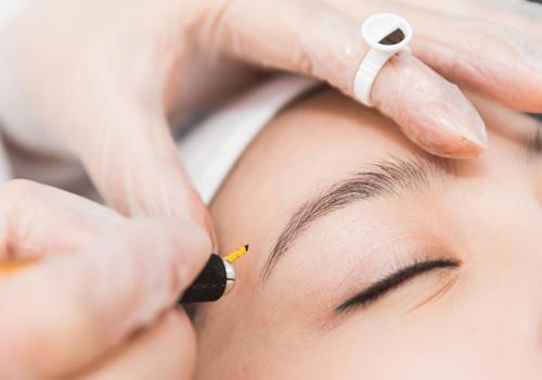 廣西紋繡學(xué)校全員討論：紋繡過后為什么會(huì)掉色？