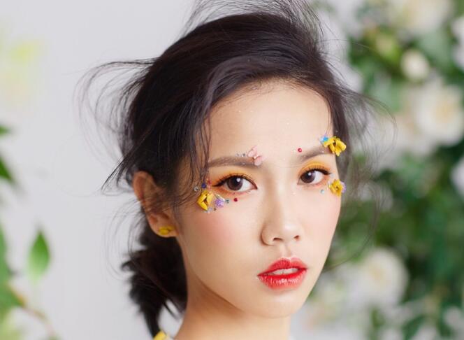 森系抽絲新娘造型，帶你領(lǐng)略南寧專業(yè)化妝培訓(xùn)技術(shù)