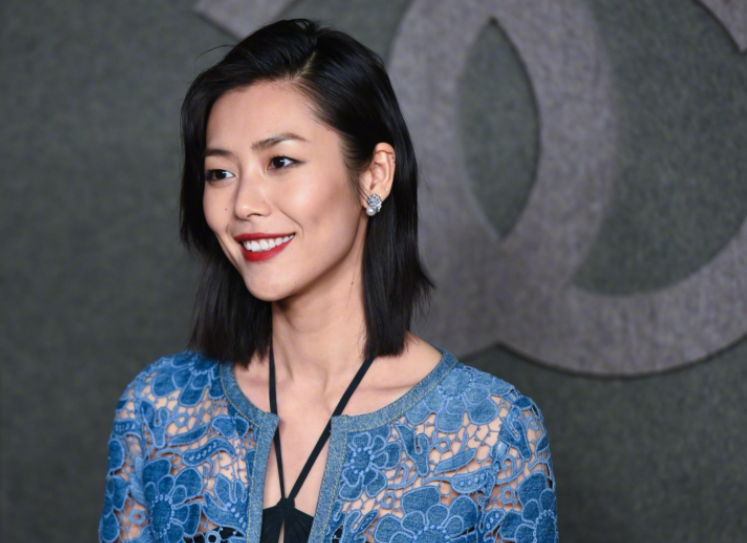 快來和南寧有實力的美發(fā)學(xué)校學(xué)齊肩短發(fā)的教程