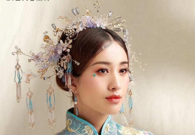 南寧化妝學校作品：中國藍秀禾新娘造型