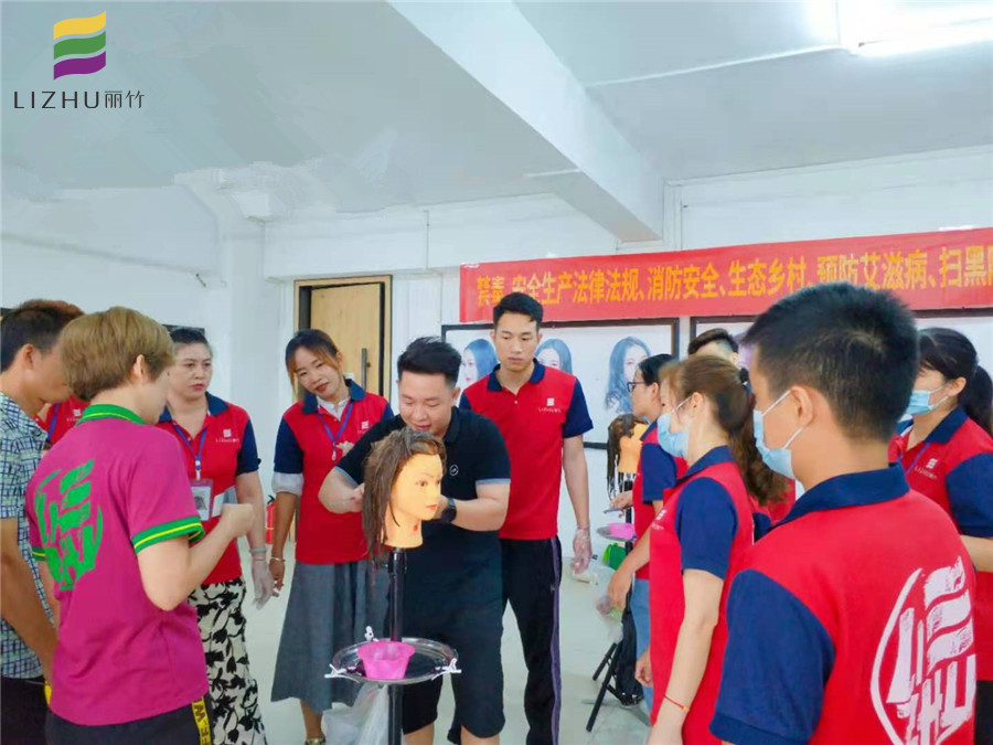 南寧專業(yè)的美發(fā)學(xué)校有哪些？來麗竹學(xué)校看看