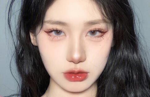 想知道奶醉妝容怎么化？南寧彩妝造型學(xué)校教你