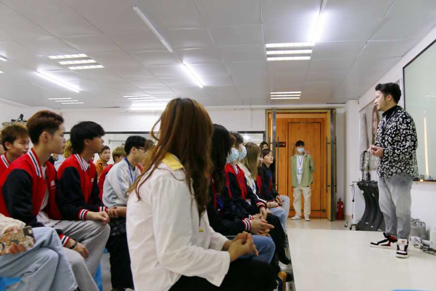 廣西學(xué)美發(fā)好找工作 嗎？麗竹學(xué)校會(huì)告訴你答案