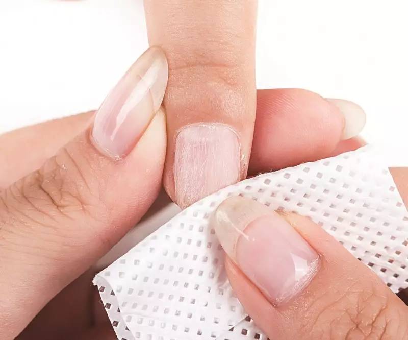 專(zhuān)業(yè)美甲護(hù)理技巧，詮釋廣西排名前十美甲學(xué)校的魅力