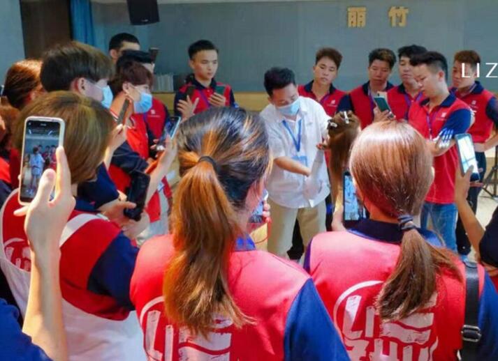 南寧正規(guī)美發(fā)培訓課堂：吹風造型操作方法