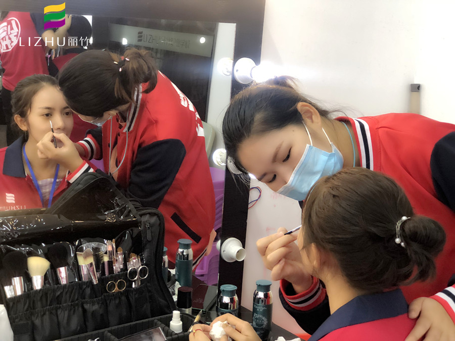 斬男色自然裸妝！