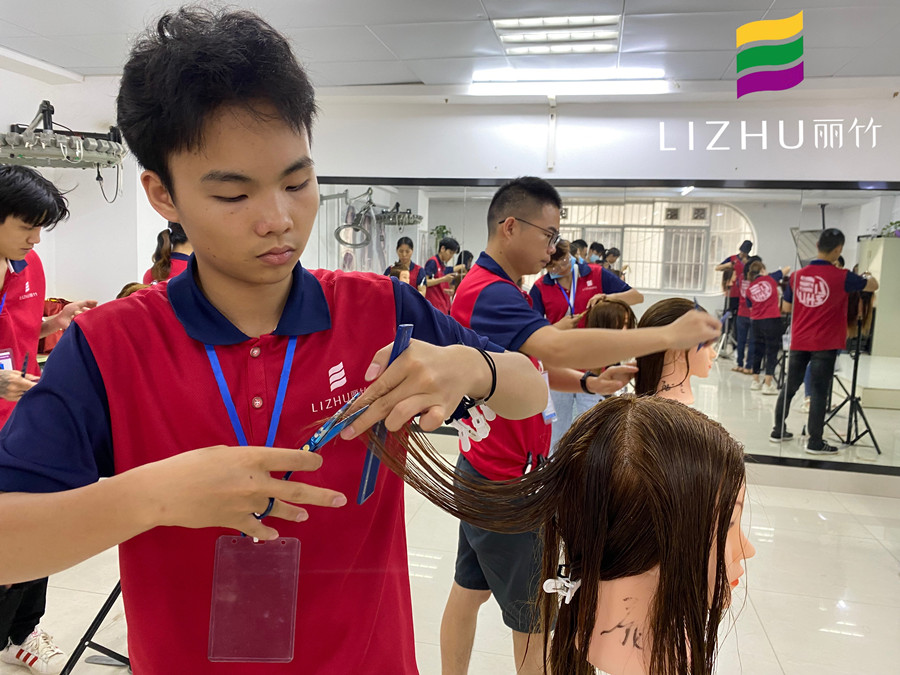 哪些人群需要打薄頭發(fā)？南寧學美發(fā)的學校為你解答