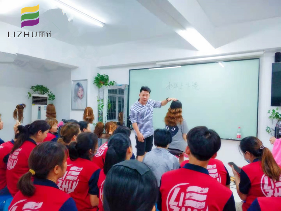 南寧美發(fā)去哪里進(jìn)修？麗竹美發(fā)學(xué)校歡迎你