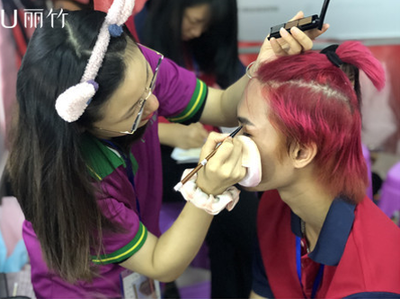 男士化妝的注意事項(xiàng)，南寧彩妝培訓(xùn)班幫你劃重點(diǎn)