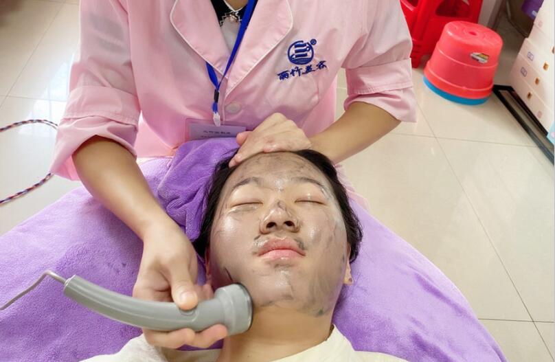 超聲波面部排毒的好處，南寧學(xué)美容的機構(gòu)告訴你