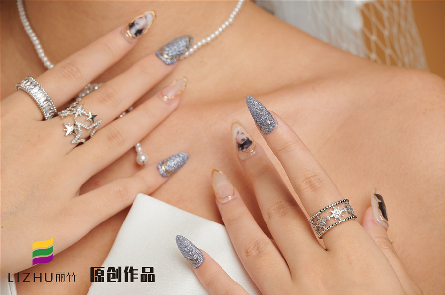 貼甲片能維持多久？廣西美甲基礎(chǔ)學(xué)校告訴你