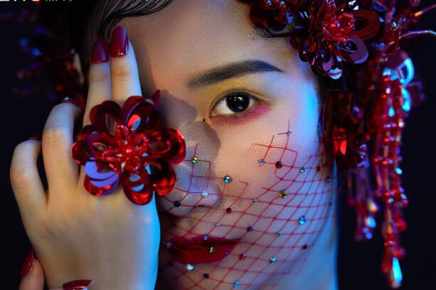 輕奢復(fù)古名媛造型，看南寧化妝學(xué)校哪家?guī)熧Y強(qiáng)