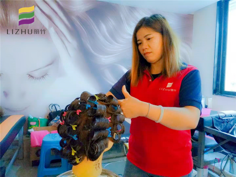 在南寧美發(fā)培訓(xùn)學(xué)校學(xué)習(xí)，每天都格外充實和快樂