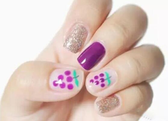 葡萄美甲怎么畫(huà)？廣西美甲培訓(xùn)教你