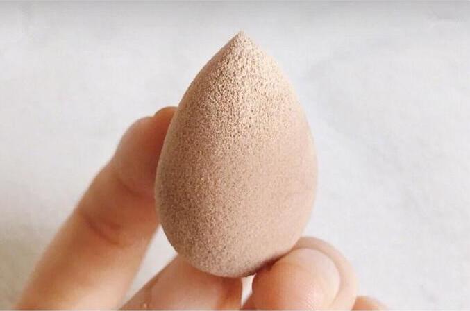 廣西化妝培訓(xùn)機(jī)構(gòu)教你美妝蛋化妝技巧