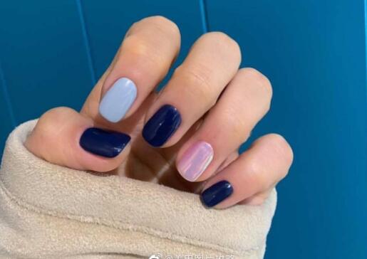 藍(lán)黑系秋冬美甲，南寧美甲培訓(xùn)班教你畫(huà)