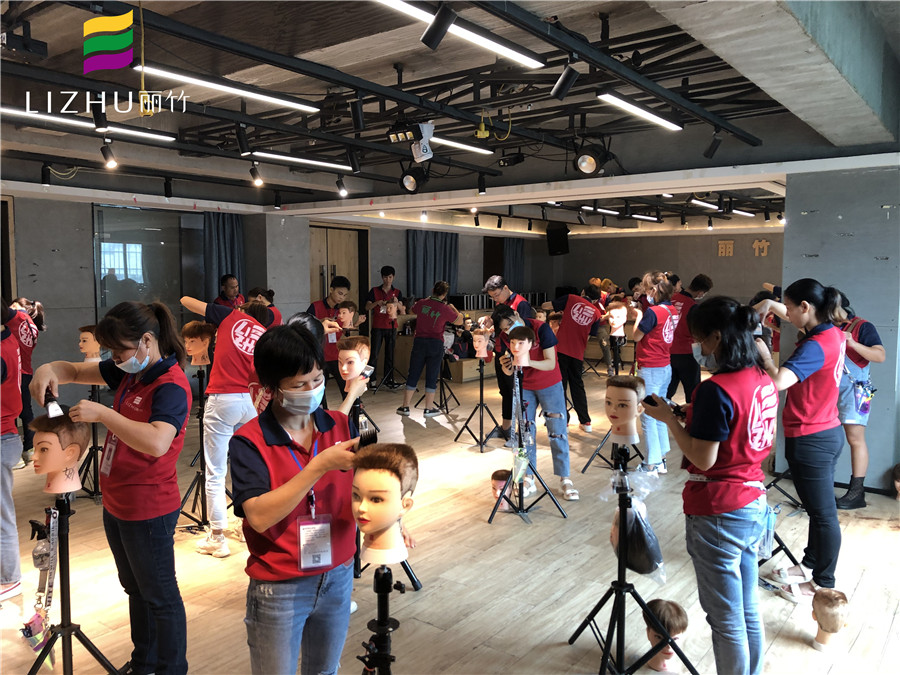 平頭怎么剪？南寧口碑好的美發(fā)培訓(xùn)開(kāi)講