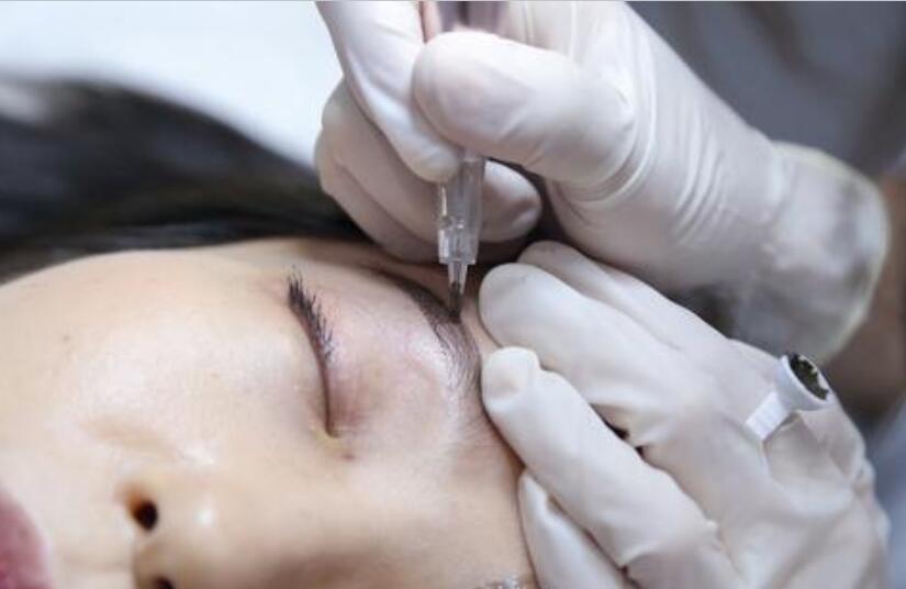 眉毛定框和操作邊框線技巧，廣西紋繡培訓機構(gòu)教你