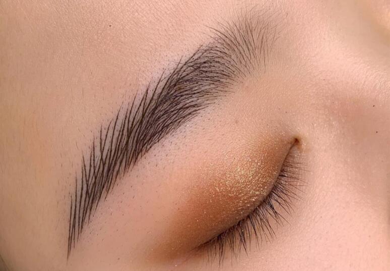 眉頭漸變不自然？南寧紋繡學(xué)習(xí)中心幫你分解