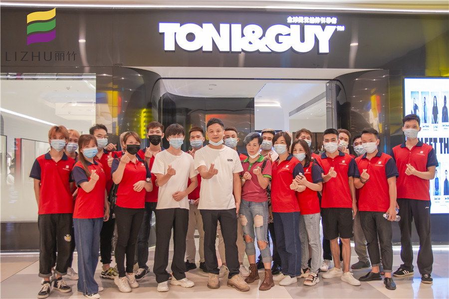 廣西美發(fā)培訓(xùn)學(xué)校就業(yè)觀摩，為學(xué)員提供就業(yè)保障