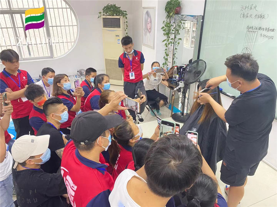 女發(fā)方形層次剪裁，南寧美發(fā)培訓班老師講解要點