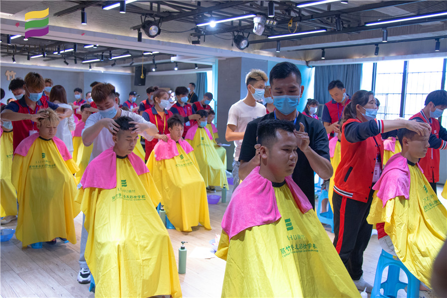 南寧美發(fā)學(xué)校哪家?guī)熧Y強(qiáng)？到麗竹美發(fā)學(xué)?？纯?>
								
								<span id=