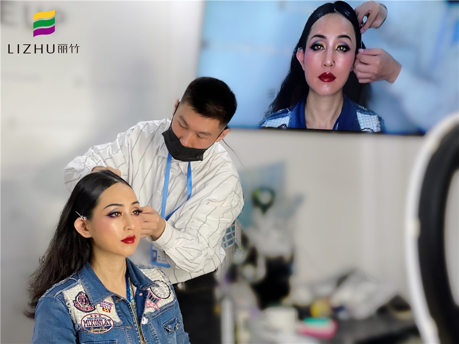 學(xué)印度妝容的畫法，看南寧教化妝哪家好