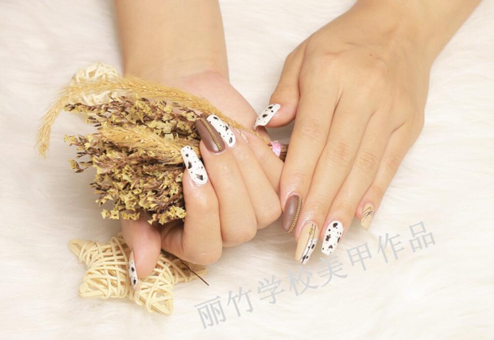 如何擁有閃亮健康的指甲？和南寧美甲培訓(xùn)機(jī)構(gòu)一起學(xué)