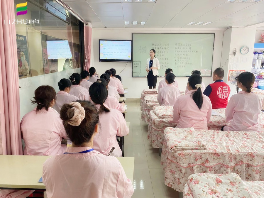 美容培訓(xùn)，來廣西專業(yè)美容培訓(xùn)學(xué)校