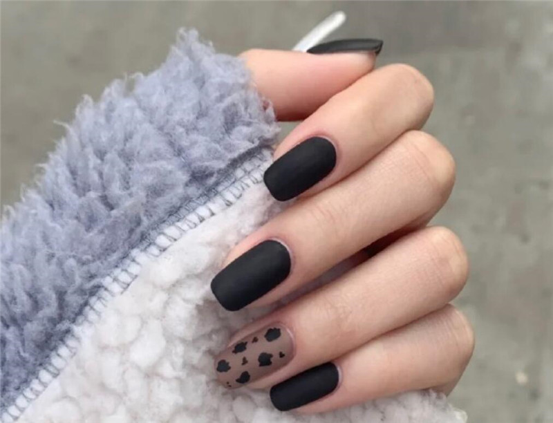 暗黑甜酷系美甲，展現(xiàn)廣西美甲培訓(xùn)哪家實(shí)力強(qiáng)
